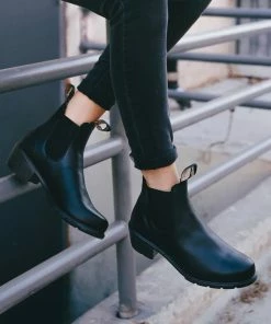 BLUNDSTONE 1671 Heeled Boot