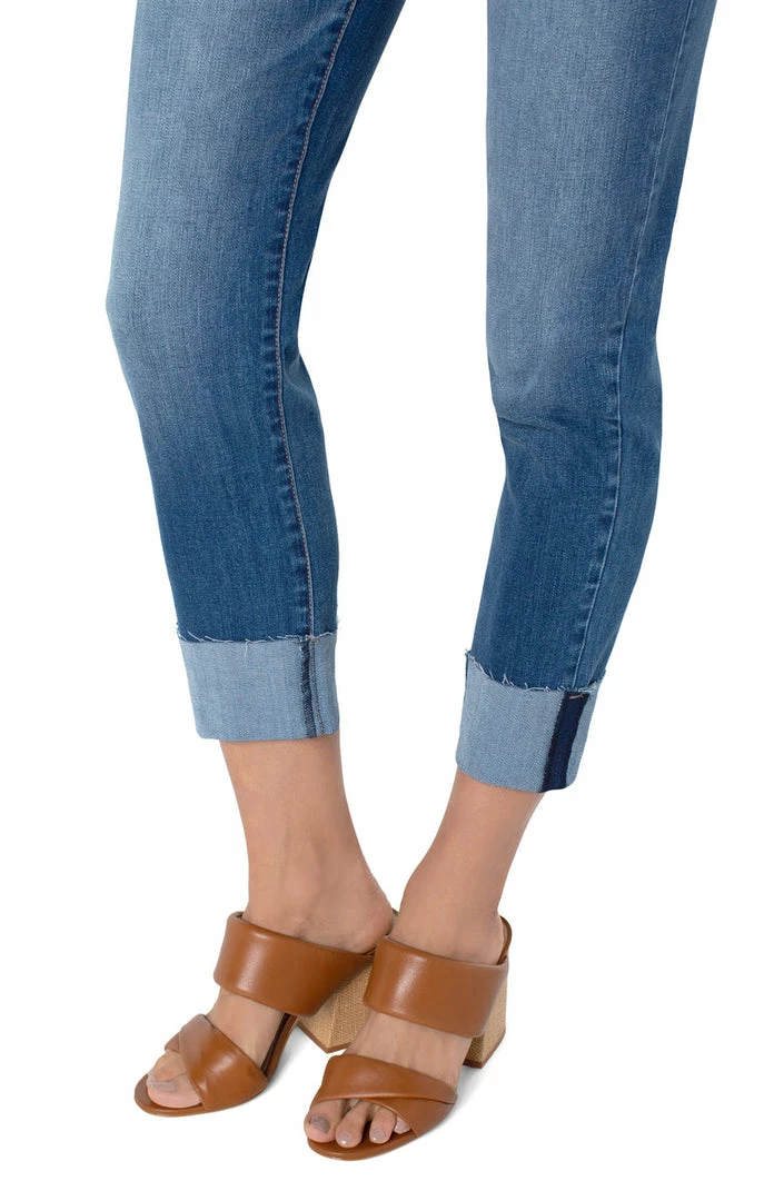 Liverpool Los Angeles Marley Girlfriend